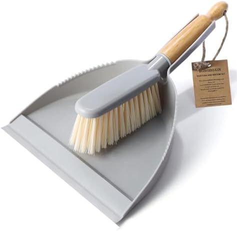 Small Dustpan and Brush Set by Hongboxin