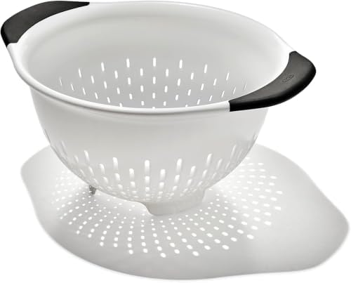 OXO Good Grips 3 QT Plastic Colander by Unknown