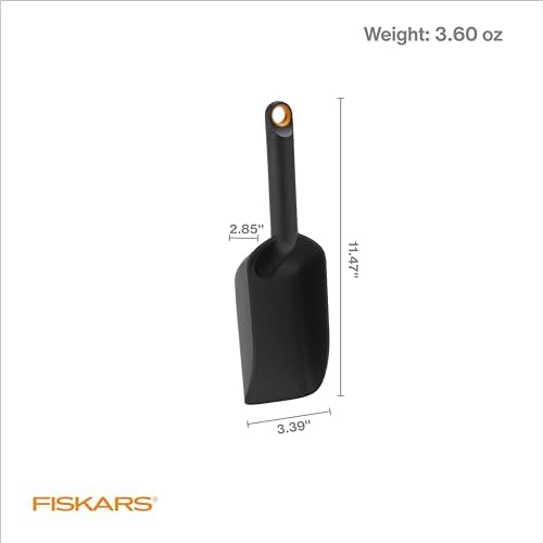Fiskars Soil Scoop for Potting & Transplanting, 1.5 Cup Capacity - Image 3