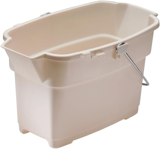 Rubbermaid Roughneck Square Bucket, Comfortable/Durable Pour Handle, Sturdy - Image 4