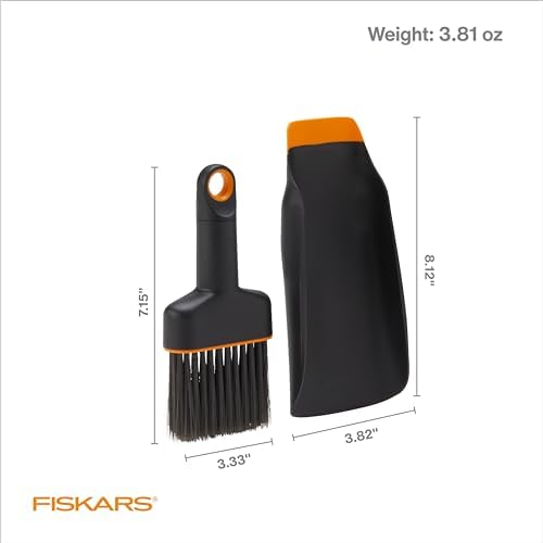 Fiskars Planting Soil Scoop & Brush Set, Dual-Sided Tool - Image 3