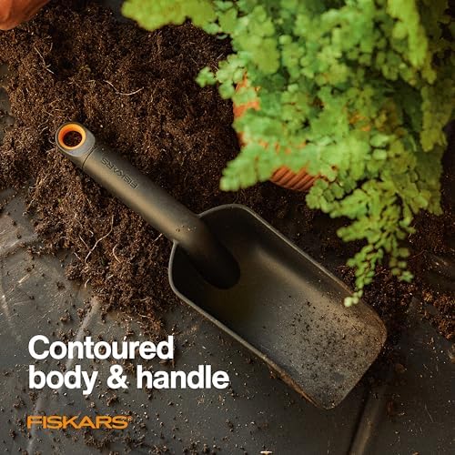 Fiskars Soil Scoop for Potting & Transplanting, 1.5 Cup Capacity - Image 5