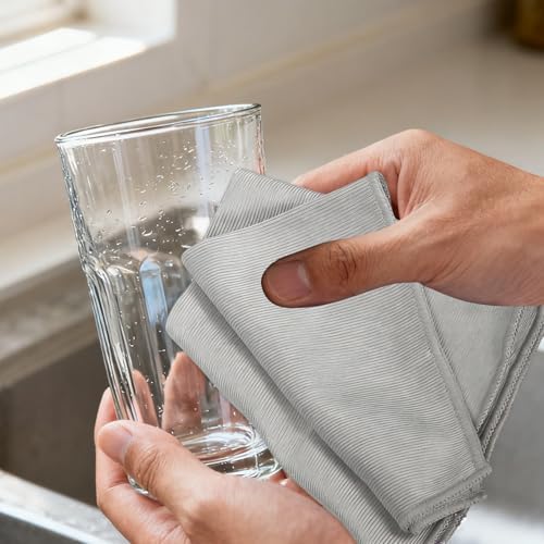 Microfiber Glass Cleaning and Polishing Cloth, Lint Free, 15.7 x 15.7 Inch - Image 2