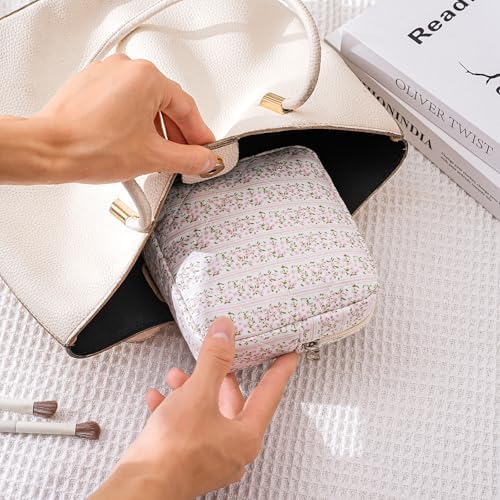 RSRSLEII Mini Quilted Makeup Pouch - Image 2