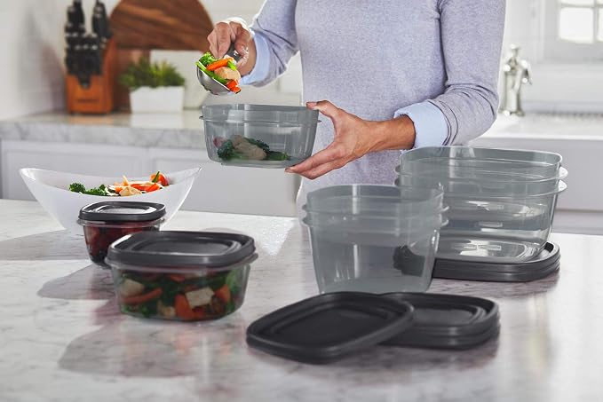 Rubbermaid EasyFindLids Food Storage Containers - Image 9