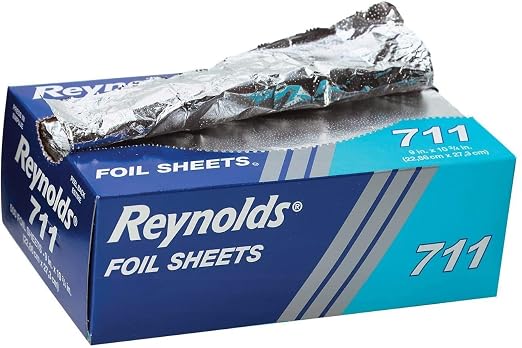 Reynolds Pop-Up Interfolded Aluminum Foil Sheets in Silver - Image 3