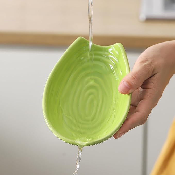 Spoon Holder for kitchen Counter, Porcelain Spoon Rest Set of 2 for Stove Top, Cooking Spatula Holder for Spoon, Ladle and Tong, Farmhouse Kitchen Coffee Bar Accessories and Decor, Red and Green