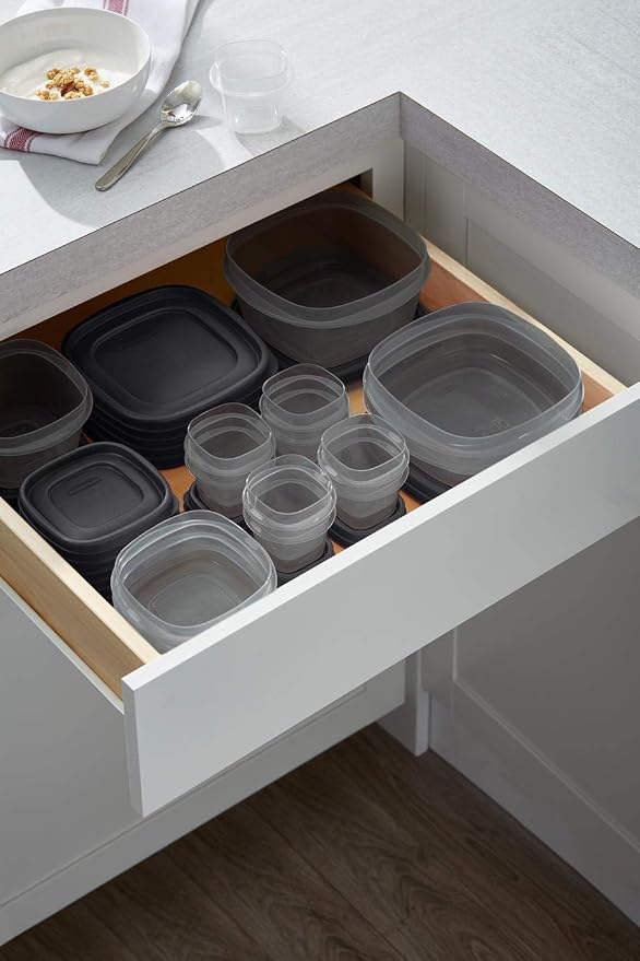 Rubbermaid EasyFindLids Food Storage Containers - Image 8