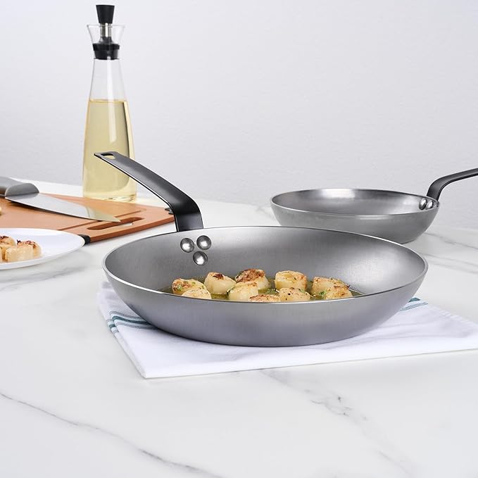 Restaurantware Fry Pan 1 Pack of 11 Inches Carbon Steel Non-Stick Searing Pan With Ergonomic Handle Silver For Sauteing and Omelets
