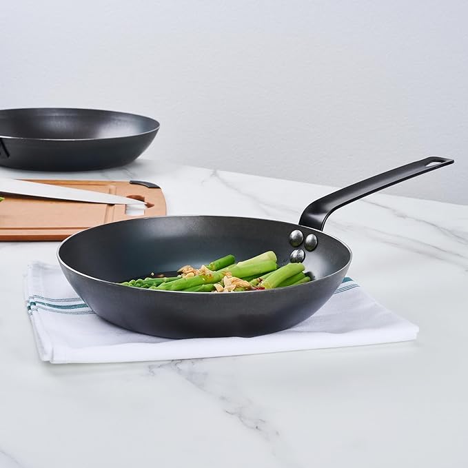 Restaurantware-Met Lux 9.5 Inch Fry Pans, 6 Lightweight Frying Pans - Induction-Ready, Triple-Riveted, Black Carbon Steel Cooking Skillets, Durable, For Searing, Sauteing, And Browning Food