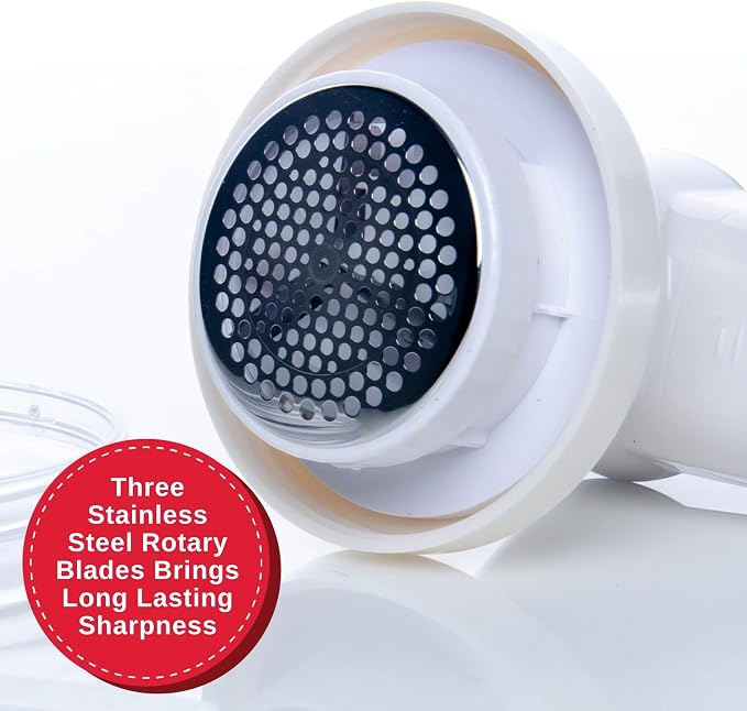 SINGER® Compact & Portable Fabric Shaver and Lint Remover | Battery operated - Image 4