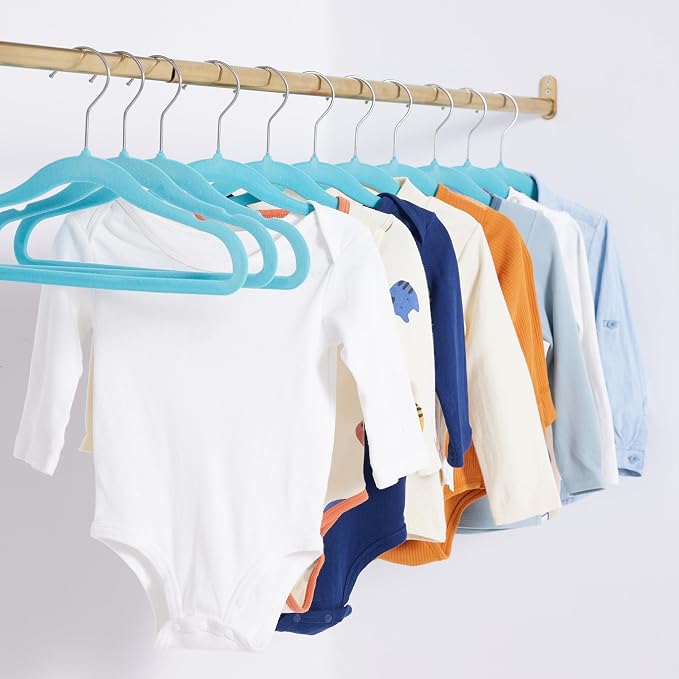 Amazon Basics Kids Velvet, Non-Slip Clothes Hangers - Image 6