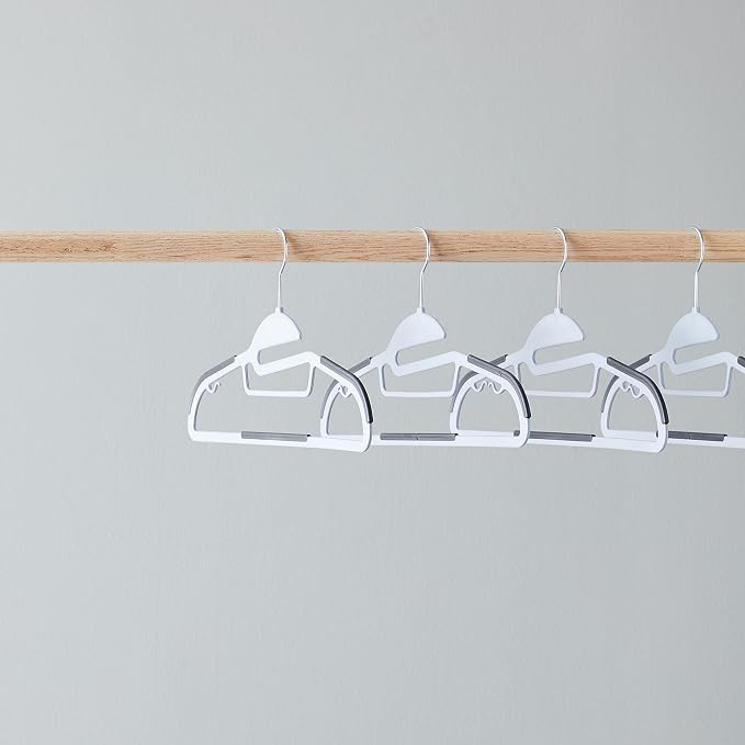 Amazon Basics Space Saving Non-Slip Rubber Coated Plastic Hangers - Image 6
