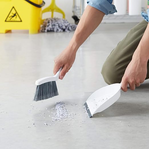 Amazon Basics Small Portable Mini Dustpan and Brush Set - Image 7