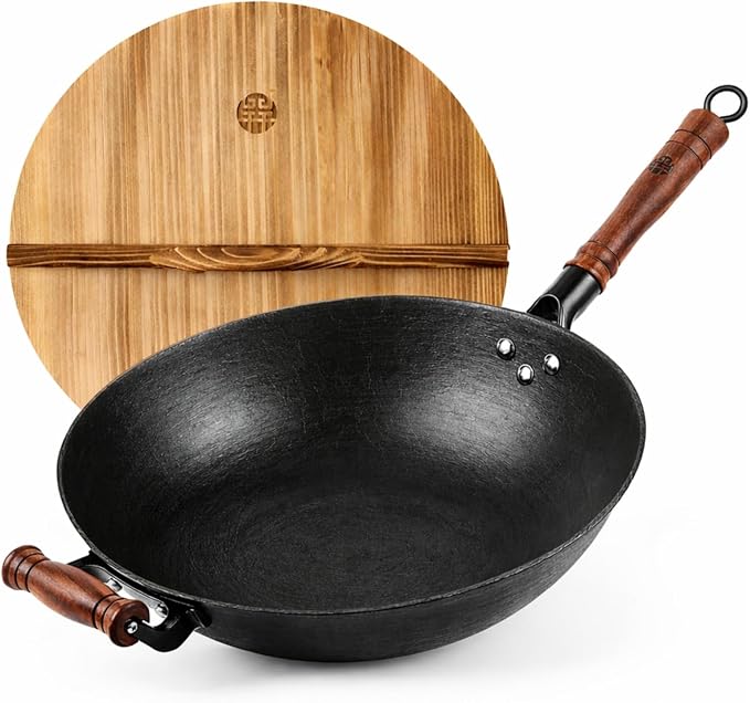 WANGYUANJI Cast Iron Wok Pan with Lid (12.6 Inch) - Handcrafted Flat Bottom Chinese Stir Fry Skillet for Induction, Electric & Gas - Walnut Wood Handle, No Coating