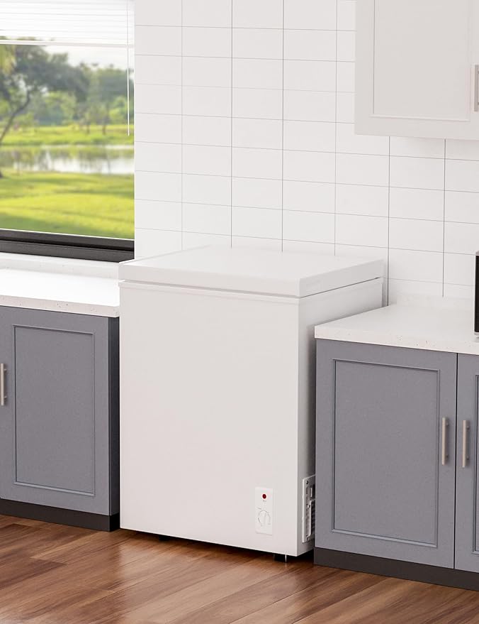 2.5 Cu.Ft Chest Freezer with Removable Basket, Small Deep Freezer, 6 Temp, Energy Efficient (0.35kWh/24H), <40dB Quiet, Manual Defrost, Space Saving Design for Dorm, Office, Apartment, Bar, White