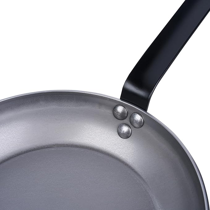 Restaurantware Fry Pan 1 Pack of 9.4 Inches Carbon Steel Non-Stick Searing Pan With Ergonomic Handle Silver For Sauteing and Omelets