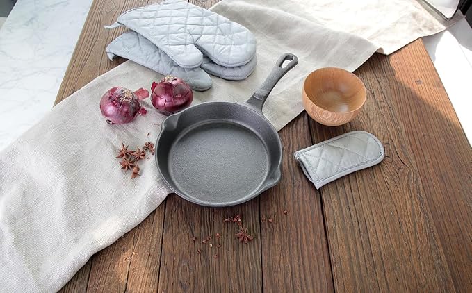 Cast Iron Skillet Handle Covers, Pot Handle Covers Heat Resistant, Heat Resistant Pot Pan Skillet Hot Handle Holder Sleeves Mitt Cover for Kitchen, BBQ and Baking Cookware (4, Silver)