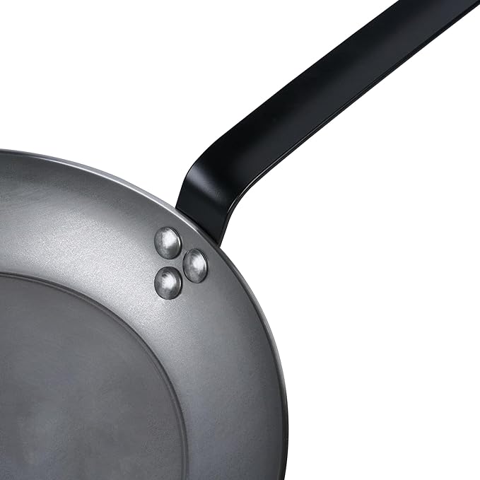 Restaurantware Fry Pan 1 Pack of 11 Inches Carbon Steel Non-Stick Searing Pan With Ergonomic Handle Silver For Sauteing and Omelets