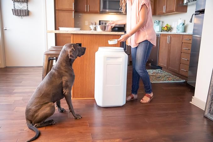 Vittles Vault Traditional Dog and Cat Food Container + Scoop, 80lbs | BPA Free - Image 15