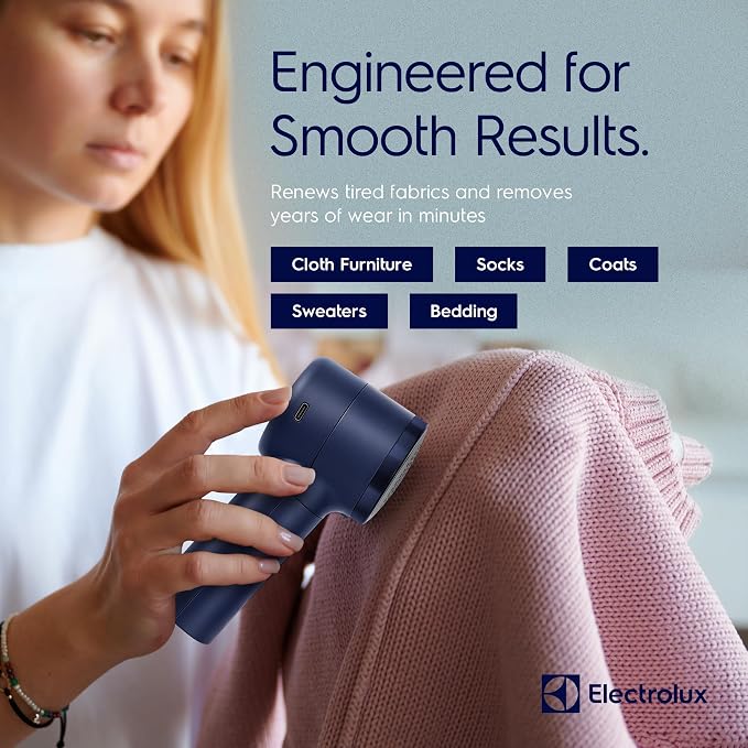 Electrolux Rechargeable Fabric Shaver | Compact Travel Lint Remover - Image 3