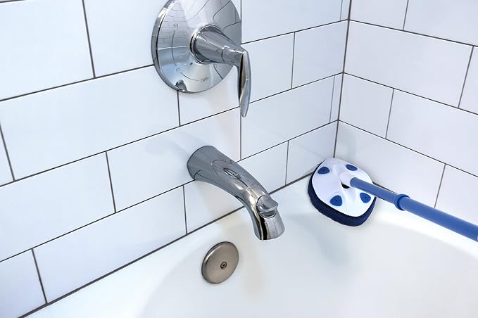 Clorox Extendable Tub & Tile Scrubber - Image 10