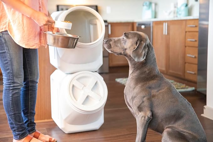 Vittles Vault Traditional Dog and Cat Food Container + Scoop, 60lbs | BPA Free - Image 16