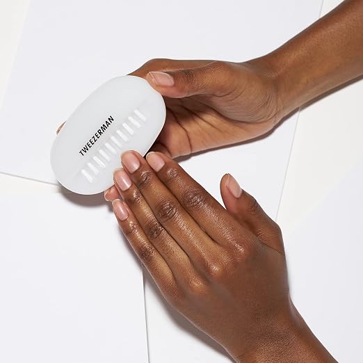 Tweezerman Dual Surface Nail Brush - Image 5