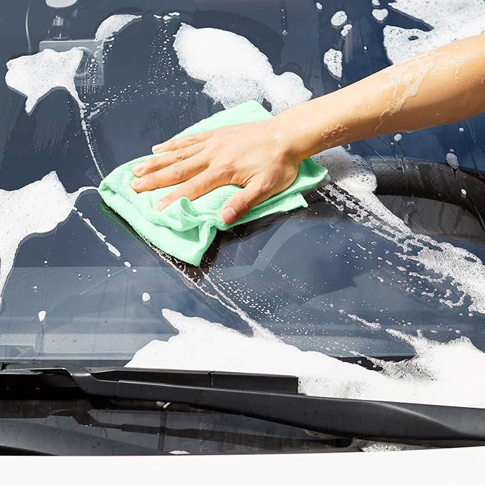 Amazon Basics Microfiber Cleaning Cloths, Ultra Absorbent, Scratch Free - Image 5