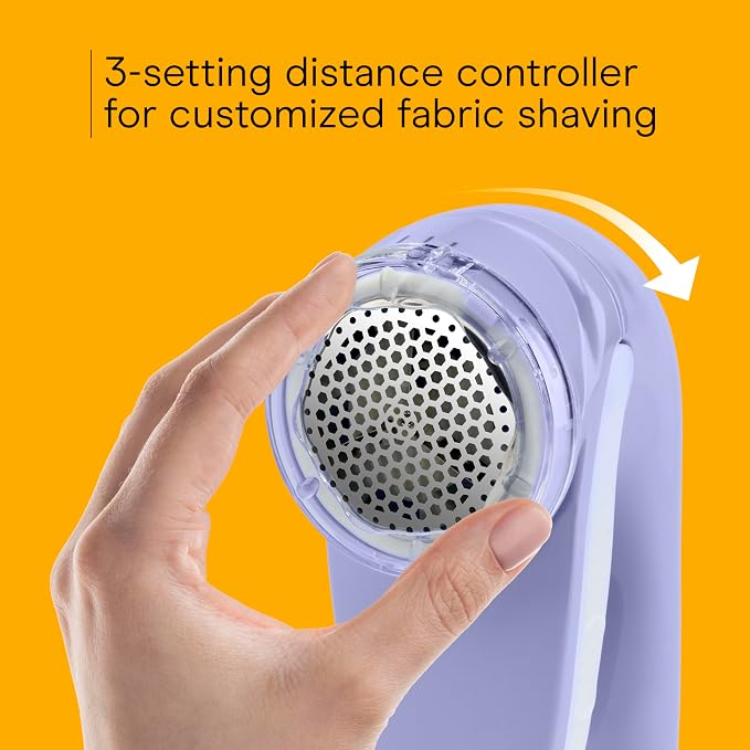 Conair Fabric Shaver and Lint Remover, Battery Operated Portable Fabric Shaver - Image 4