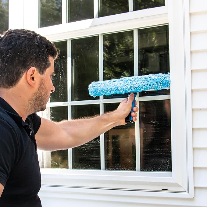 Unger Professional Connect and Clean 2-in-1 Squeegee and Scrubber, 10” Window - Image 3