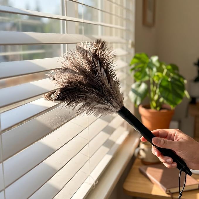 2 Pcs Retractable Ostrich Feather Dusters, Washable Handheld Tools | 2-piece set - Image 8