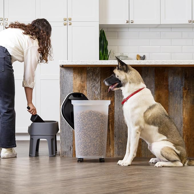 IRIS USA Dog Food Storage Container, Made in USA | Includes 2-Cup Scoop & Wheels - Image 9