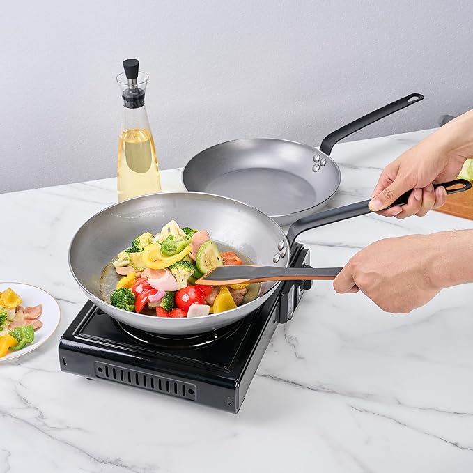 Restaurantware Fry Pan 1 Pack of 11.8 Inches Carbon Steel Non-Stick Searing Pan With Ergonomic Handle Silver For Sauteing and Omelets