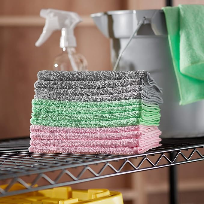 Amazon Basics Microfiber Cleaning Cloths, Ultra Absorbent, Scratch Free - Image 6